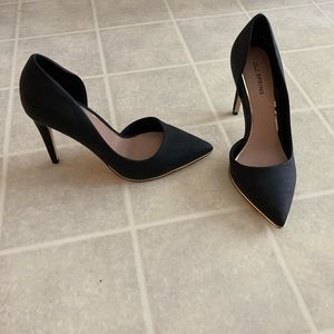 Black textured women’s heel - Call It Spring size 7